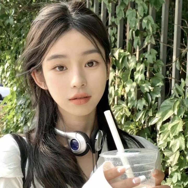 我在荒年当女帝